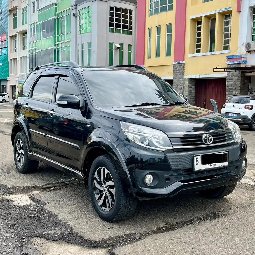 Toyota Rush 1.5 G 2015 AT FaceLift Hitam