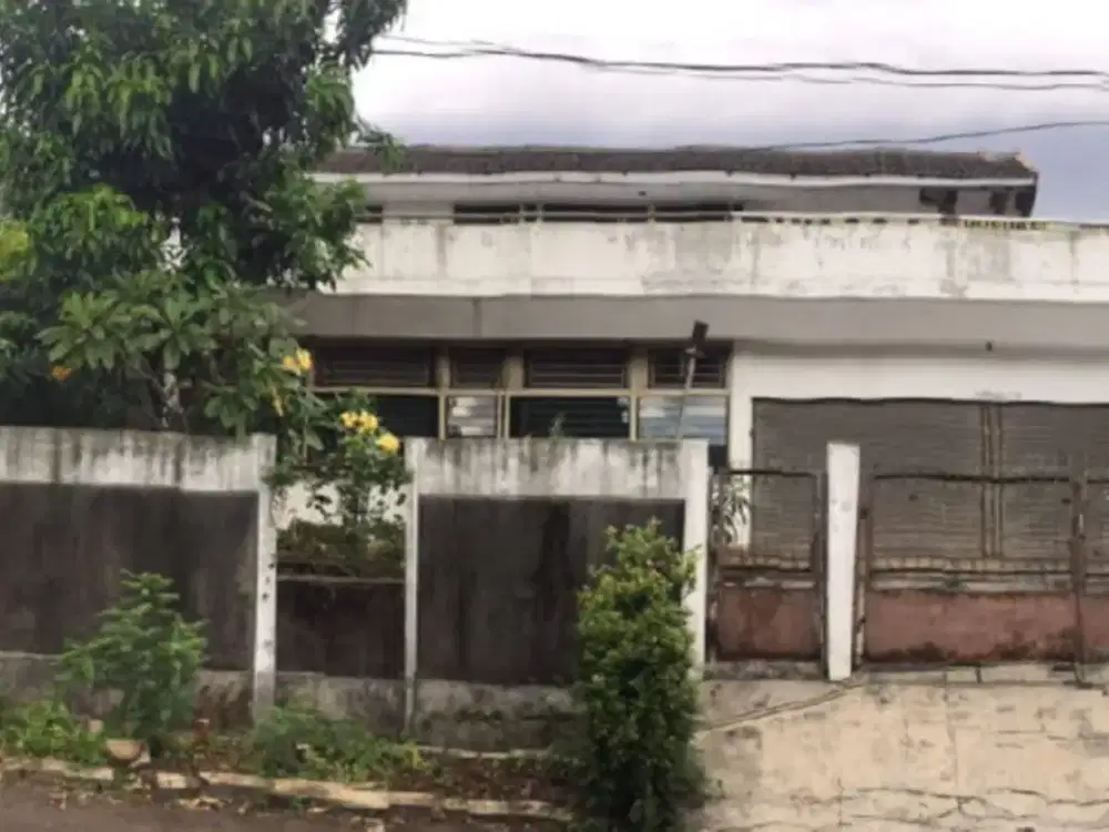 Rumah Luas Kebon Jeruk Barat Dekat BINUS