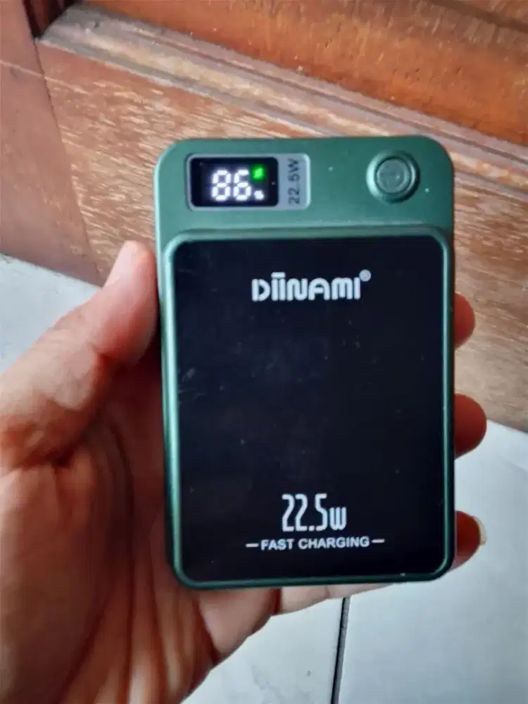 Powerbank wireless magsafe merk diinami 22.5 watt