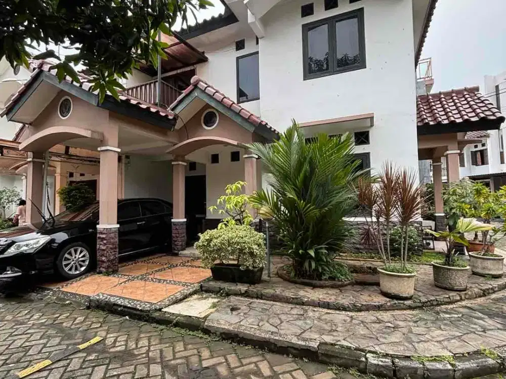 Dijual murah Rumah depan taman Kelapa Gading