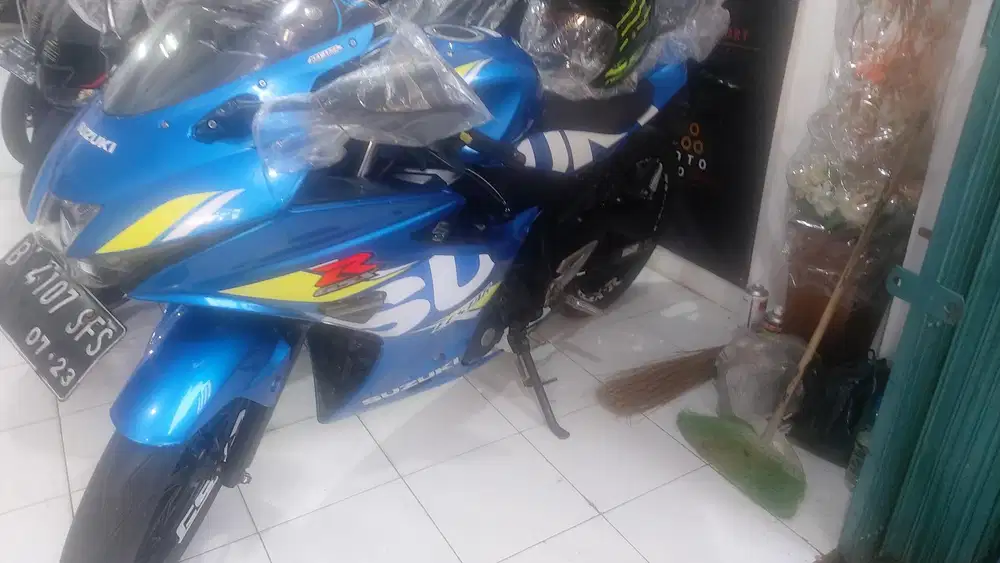 siap dipinang suzuki GSX R150 2018