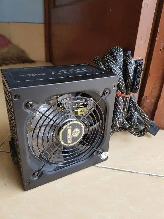 PSU Enermax NAXN 450 80+ 8 dan 6 pin vga