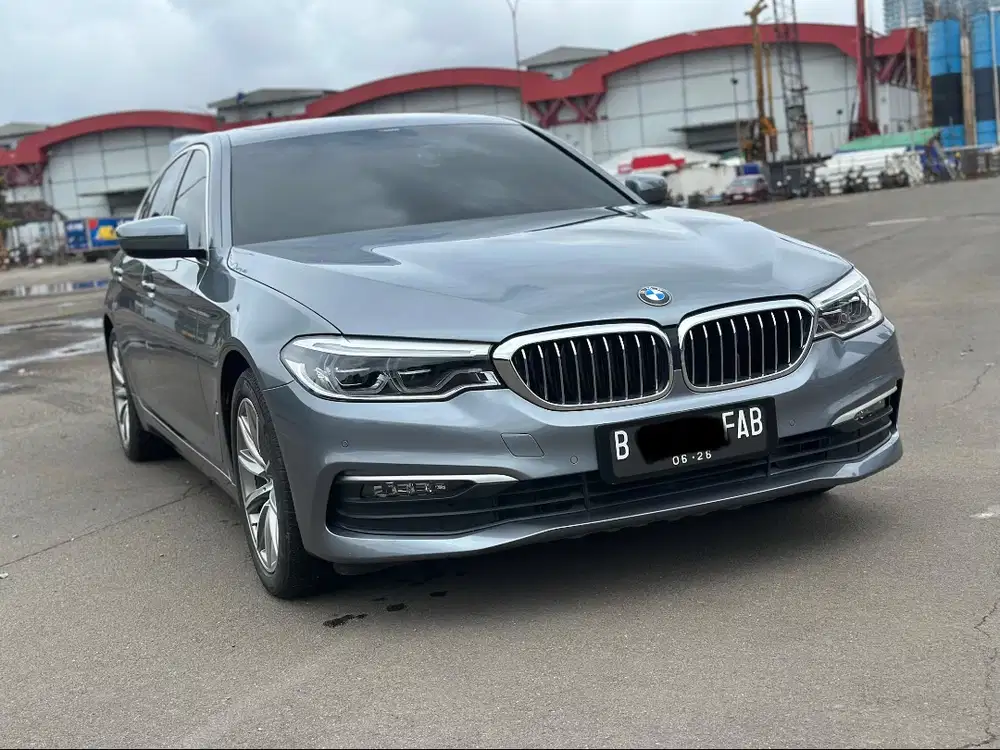 BMW 520I G30 2020 ABU ABU DIJUAL CEPAT LIKE NEW