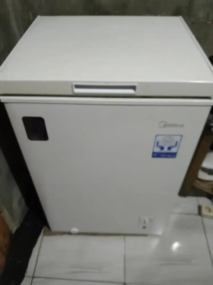 Freezer kapasitas 100L