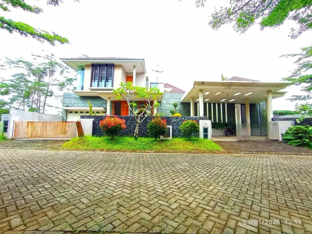Dijual Rumah Mewah Semi Furnish Plus Private Pool di Araya Valley Malang