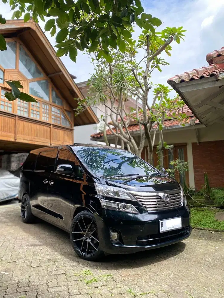 Toyota Vellfire V CBU 2010 Premium Sound