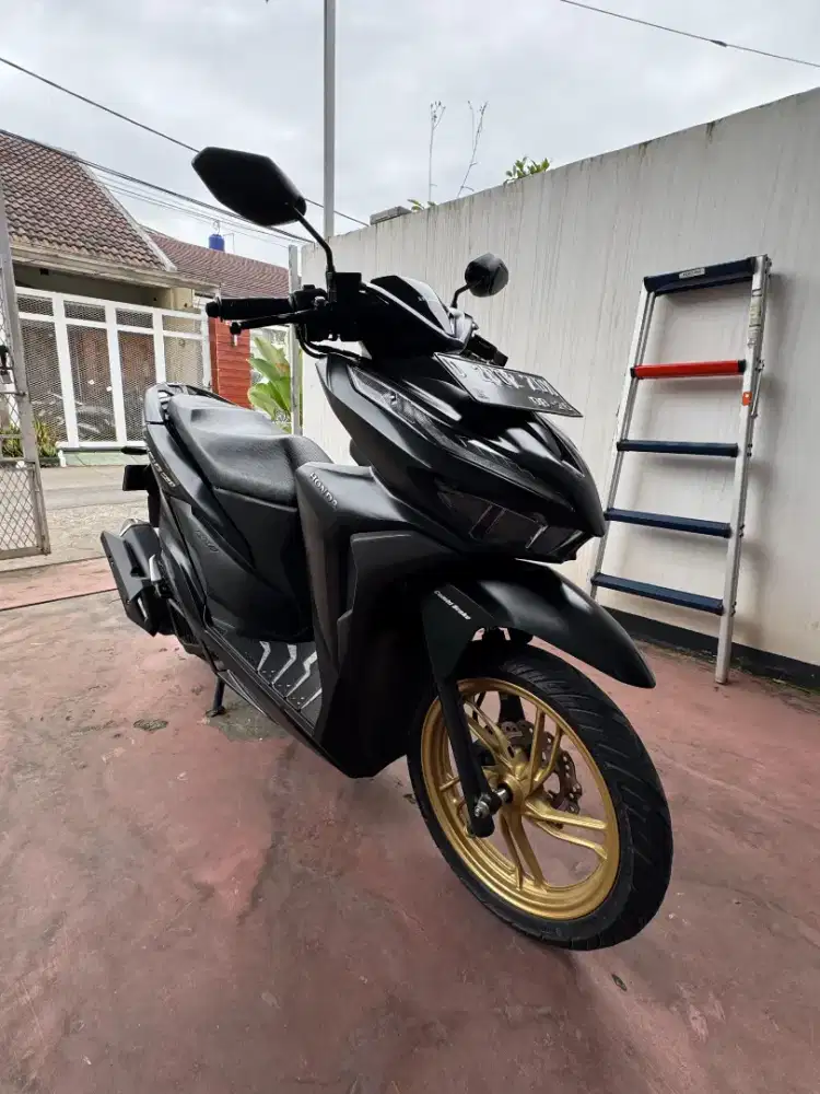 Dijual Honda Vario 150 ESP LED New Gen 1 Low KM