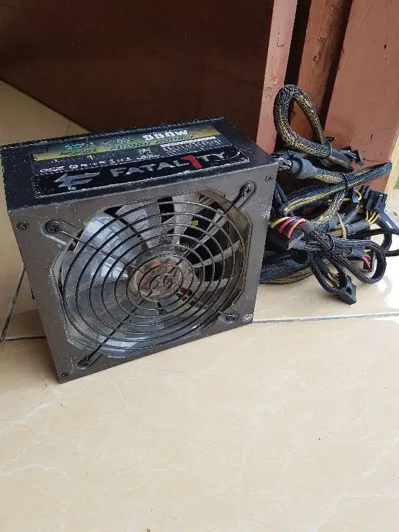 PSU OCZ Fatal1ty 550w 80+ Semi Modular 2x8 pin vga