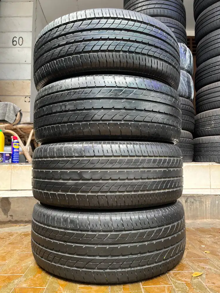 Ban Toyo Tranpath  235 50 r18  4Pcs