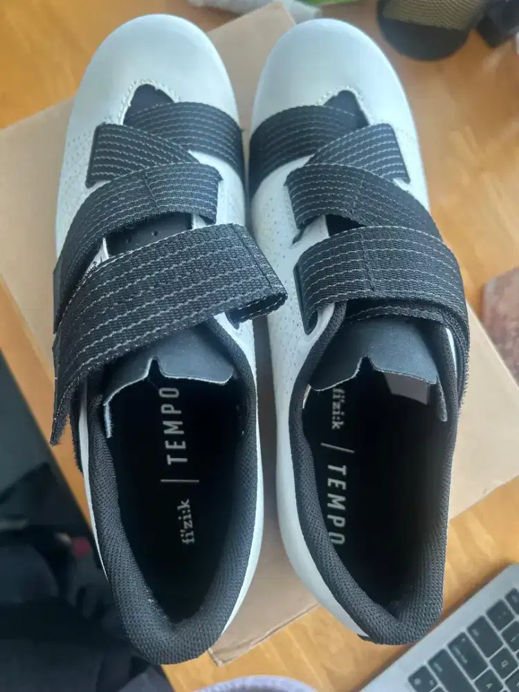 “TEMPO fizik” di insole)sepatu road bike