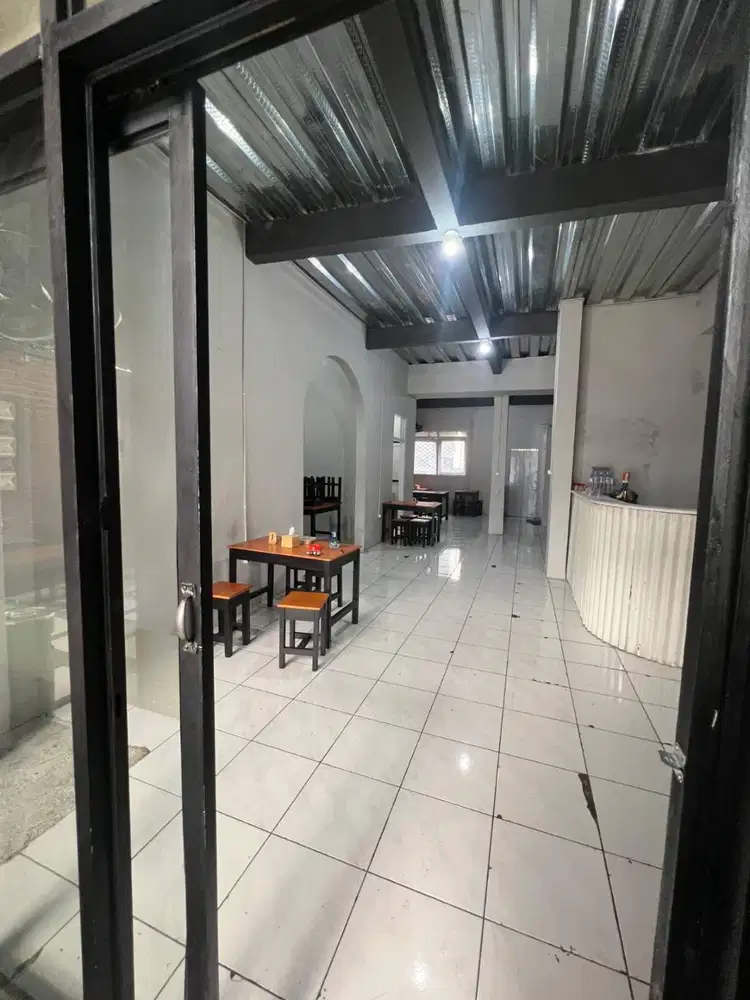 Rumah + Ruang usaha main road Jl. Pelajar Pejuang Bandung Siap Pakai