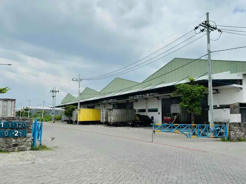 Gudang di Gempol Dekat Gerbang Tol Gempol - Bebas Banjir, Akses Mudah.