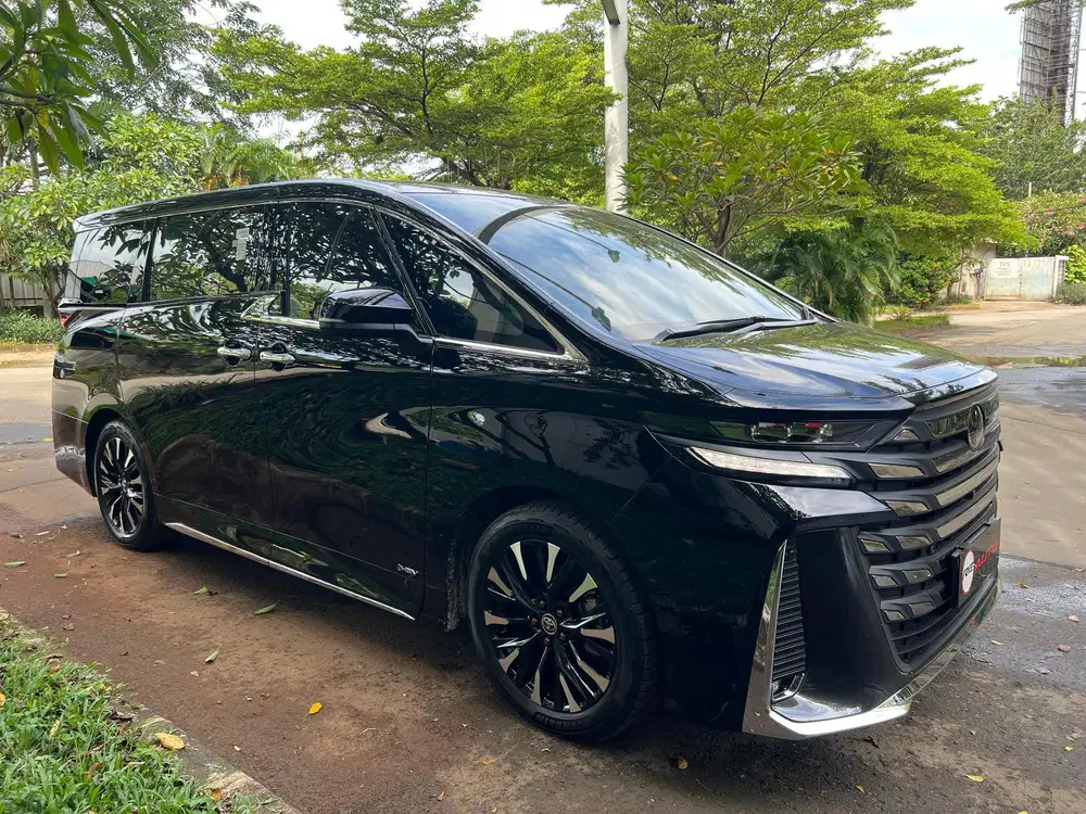 TOYOTA Vellfire 2.5 HEV Hybird AT 2024