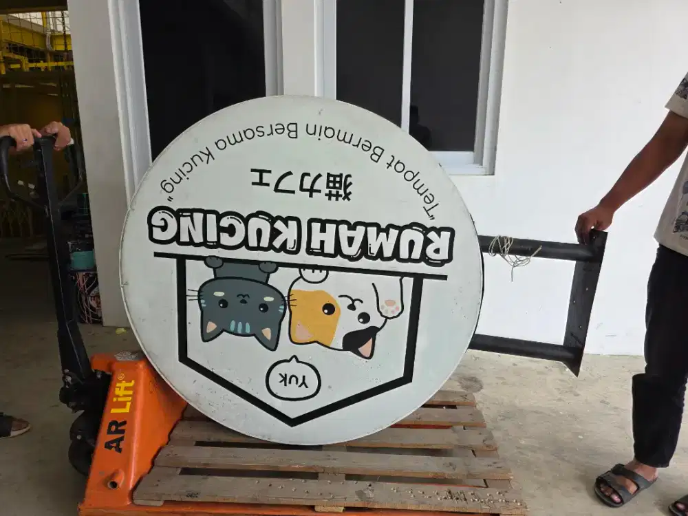 Neon Box Diameter 120cm Bekas