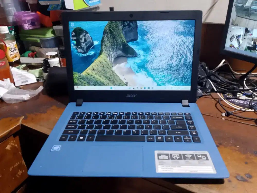 Acer Aspire 3 Celeron n4000 Ram 8GB/SSD 128GB dan HDD 1000GB