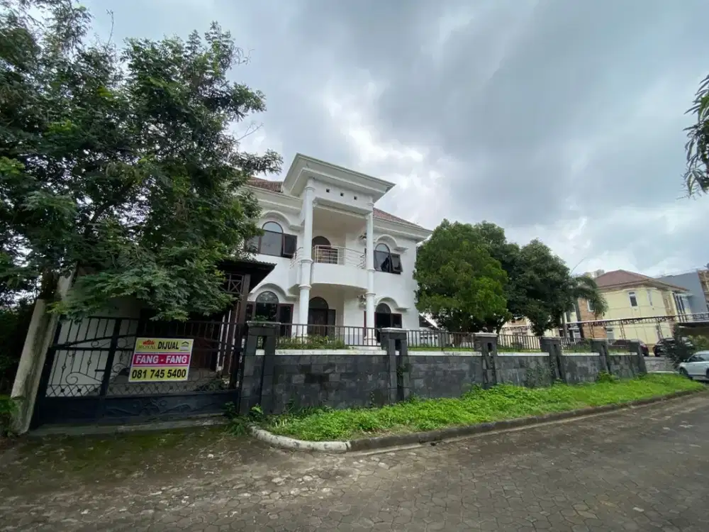Dijual Rumah Mewah Lokasi Strategis Di Jl. Permata Hijau Tembalang, Semarang