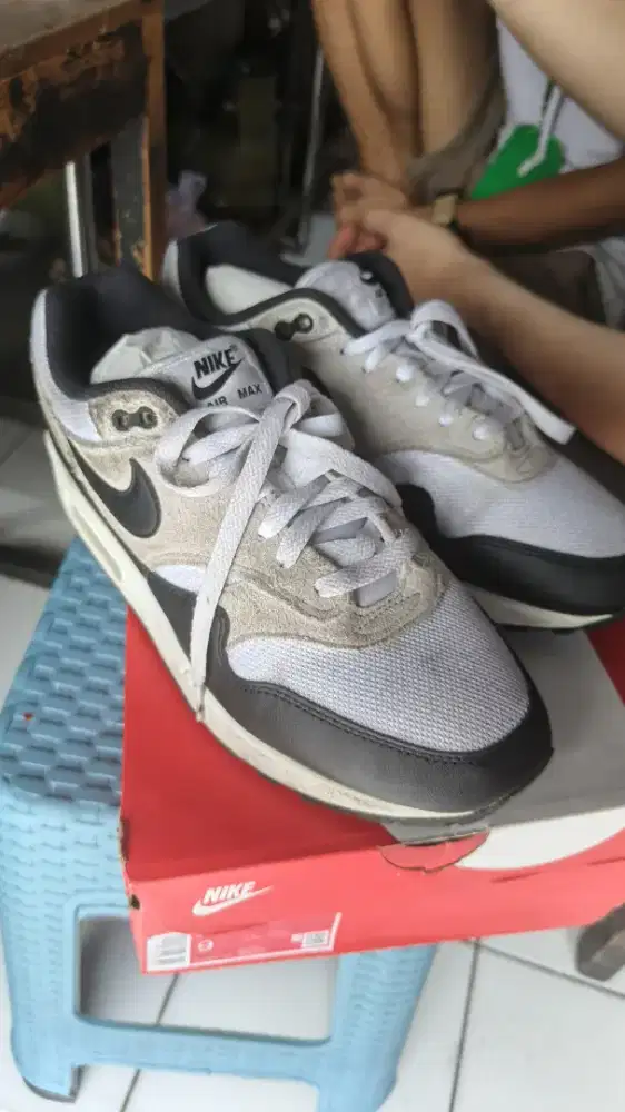 Sepatu Nike Air max 1ess