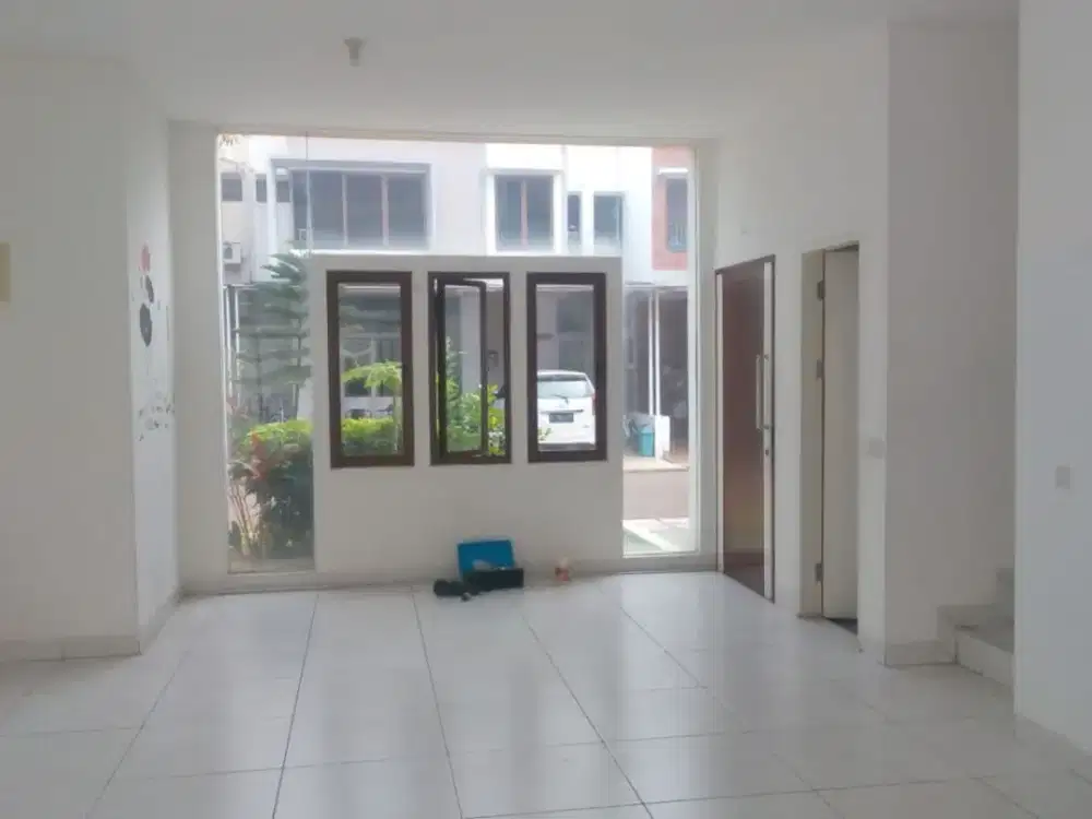 Rumah 2 Lantai Siap Huni di Alamanda Jgc Jakarta Timur – Harga Turun, SHM Ready!