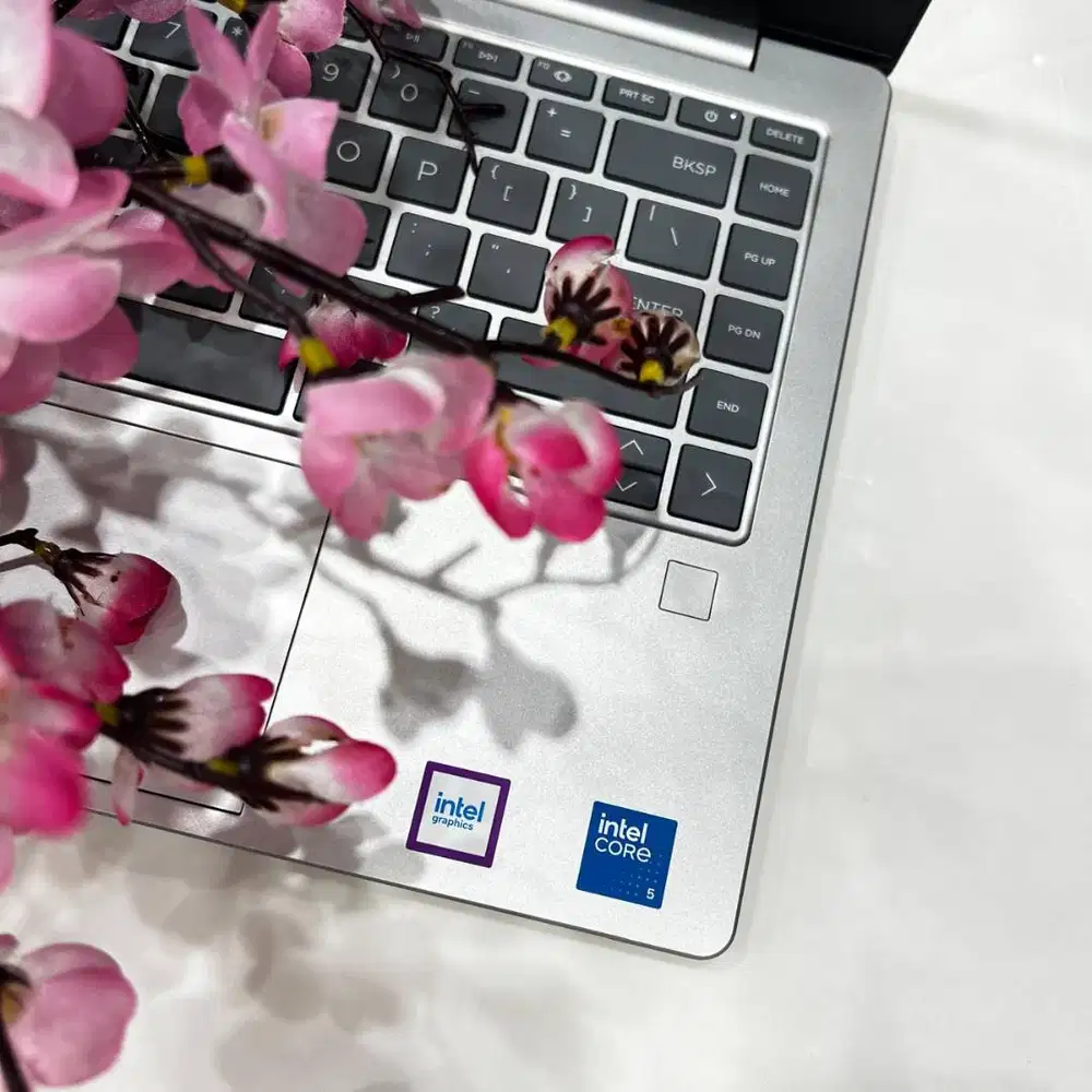 Laptop HP 14 EP1177TU Intel Core 5-120U 8GB SSD 512GB