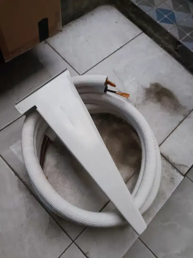 Selang dan breaket ac R32