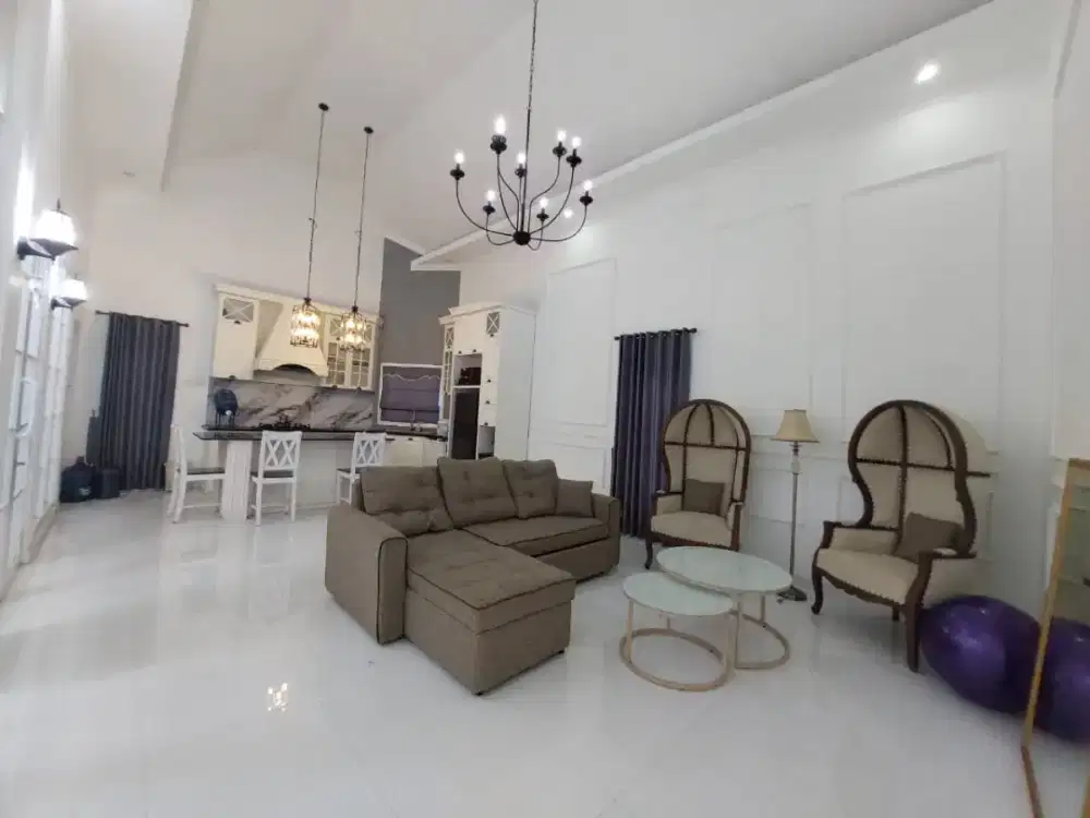 Rumah cantik + private pool Kedung mundu