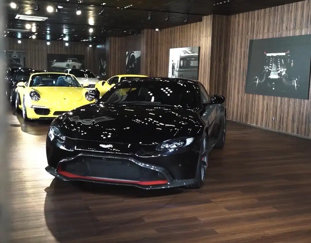 Aston martin vantage 2019