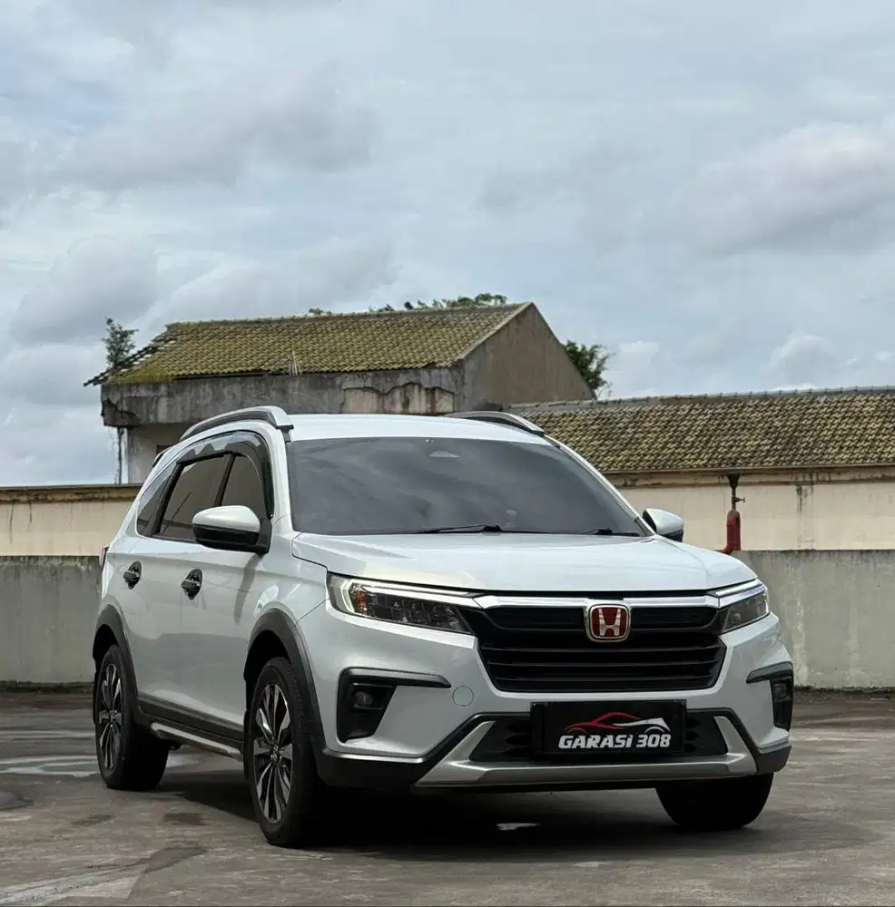 Honda BRV Prestige Sensing CVT Tahun 2022 Warna Putih KM 50 rb