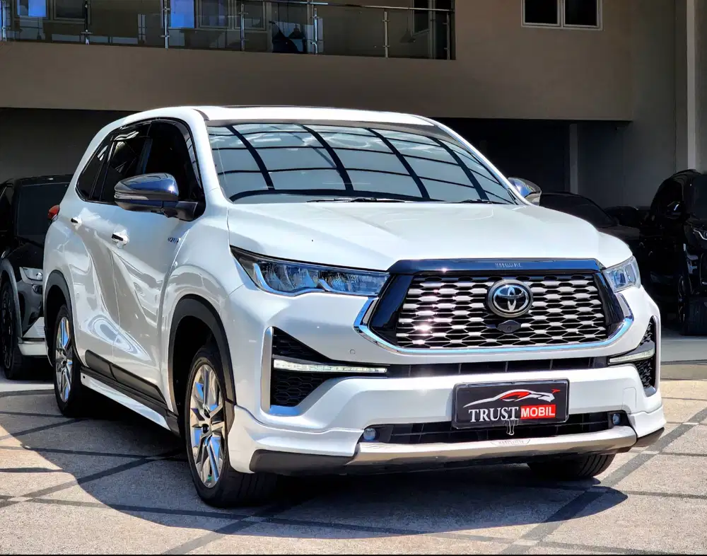 TOYOTA INNOVA ZENIX Q TSS HYBRID MODELLISTA 2022 PMK 2023 PUTIH