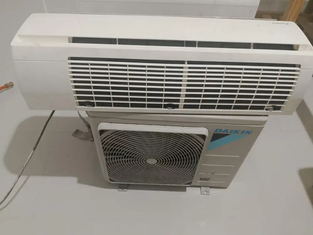 Ac daikin 1 pk lengkap