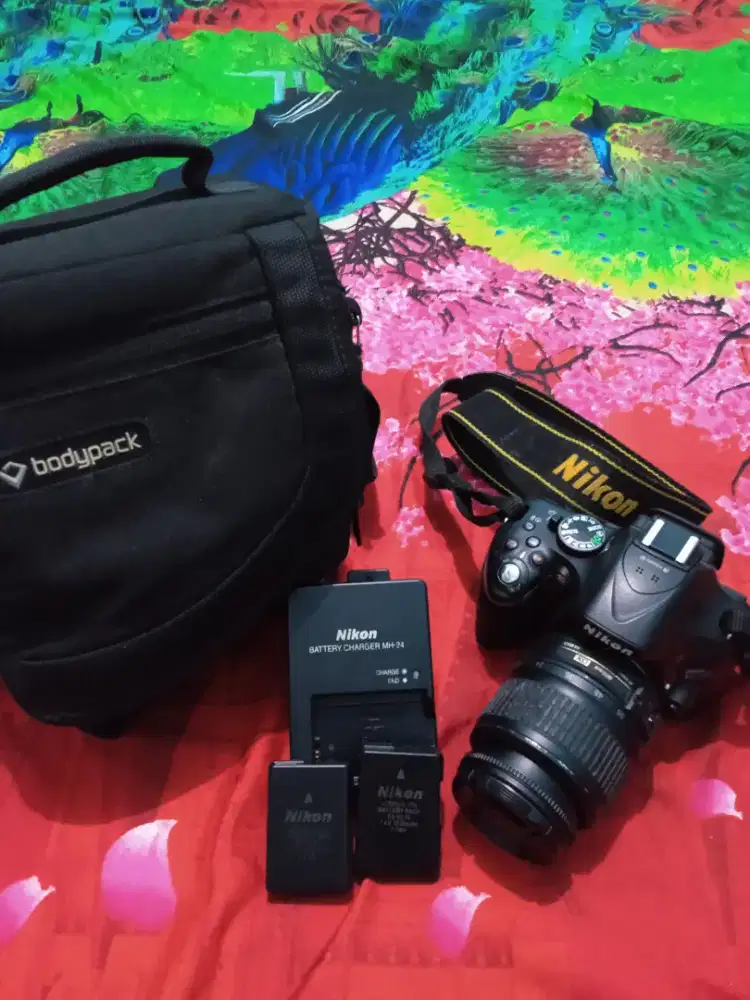 Camera DSLR Nikon D5200 Lensa Kit 18-55mm