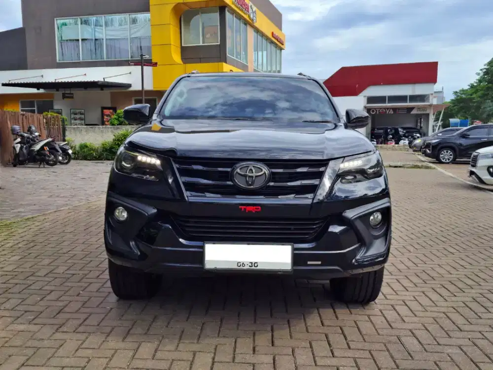 Toyota Fortuner VRZ TRD AT 2018 Hitam