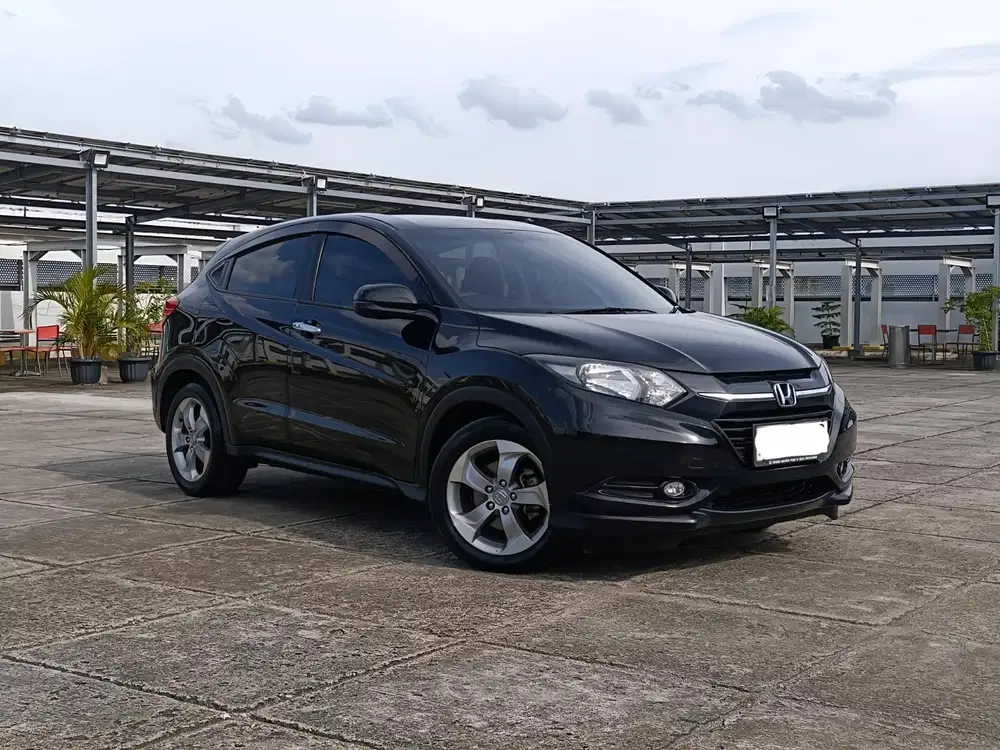 (TDP 5 JT) LOW KM 121 RB ! HONDA HRV E CVT HITAM 2018 ! RECORD,TERAWAT