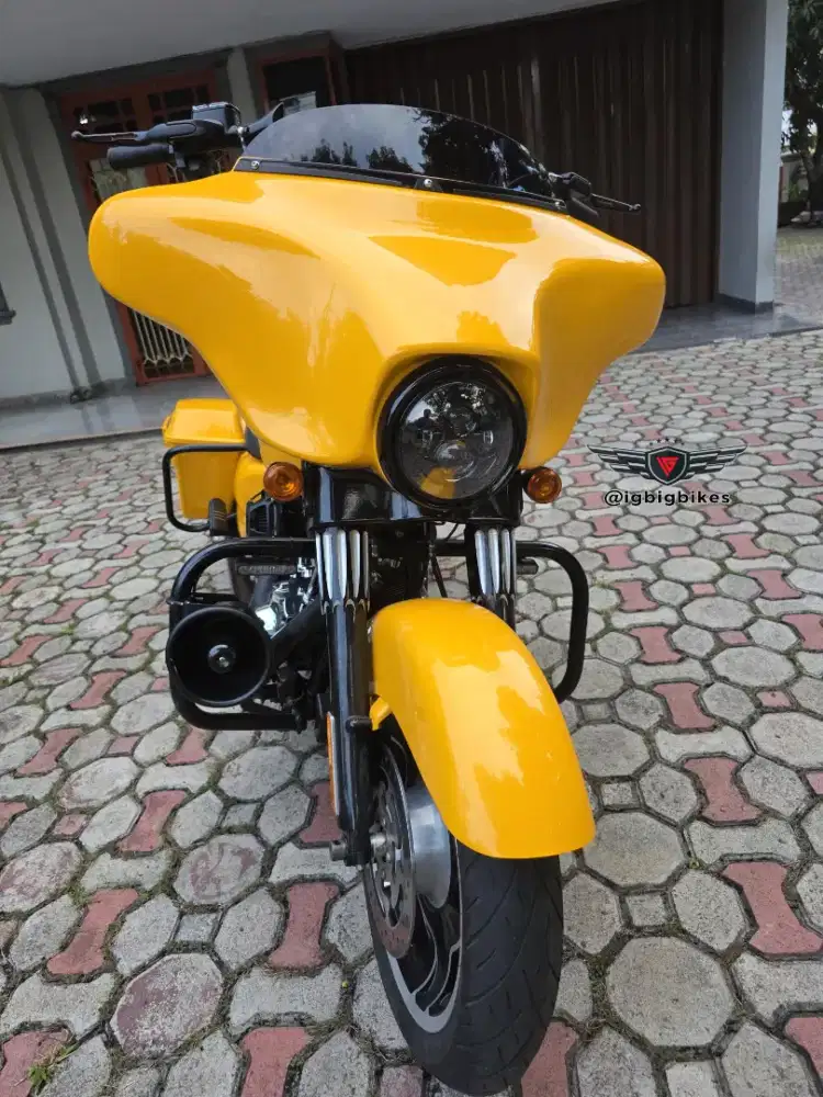 Harley Street glide kuning 2013
