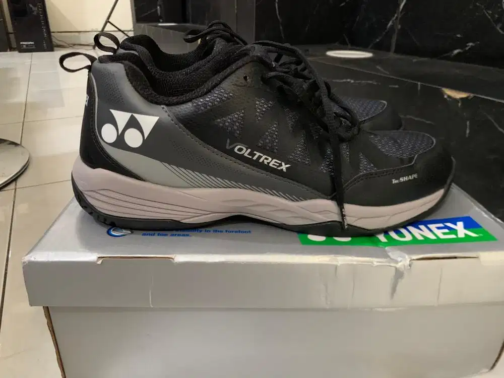 Yonex Voltrex size 43 original