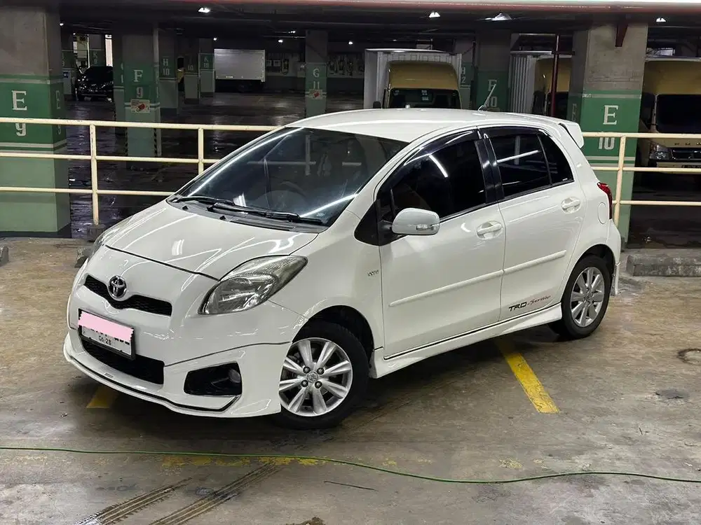 YARIS S TRD 2013 (PUTIH)