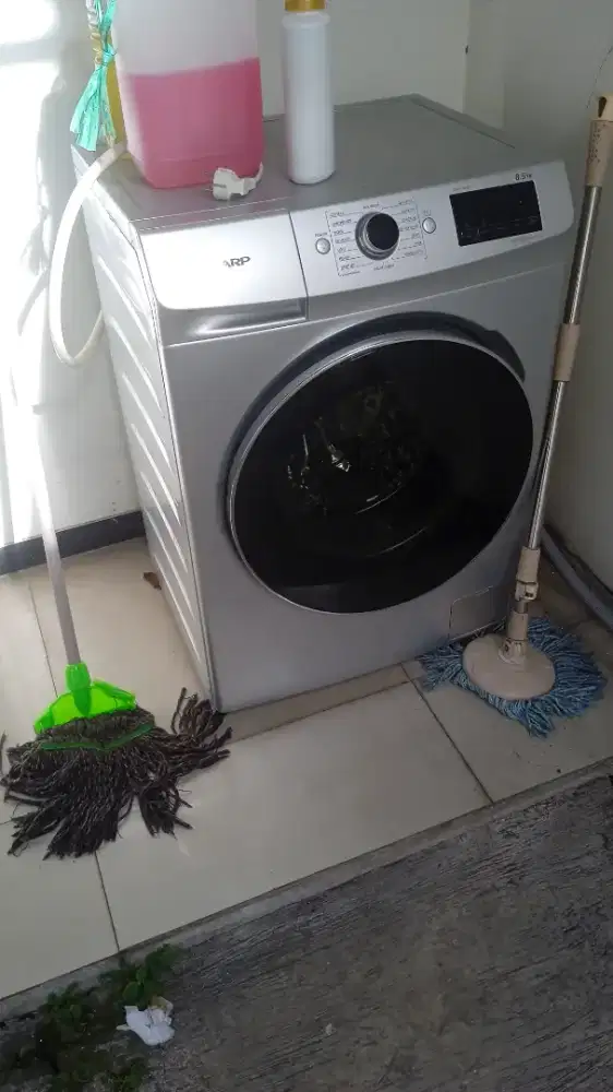 Mesin cuci front loading di jual cepat