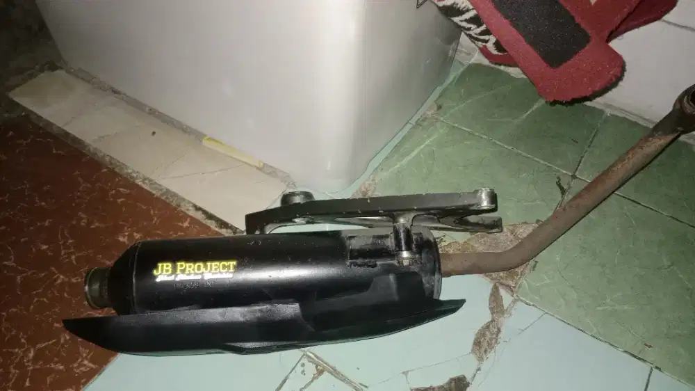 Di jual knalpot bobokan vario kzr 125 bahan K59 coustem + bonus ARM