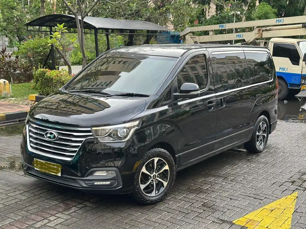 HYUNDAI H1 2.5 ROYALE DIESEL AT 2018