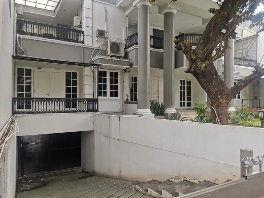 Rumah di tanjung duren selatan