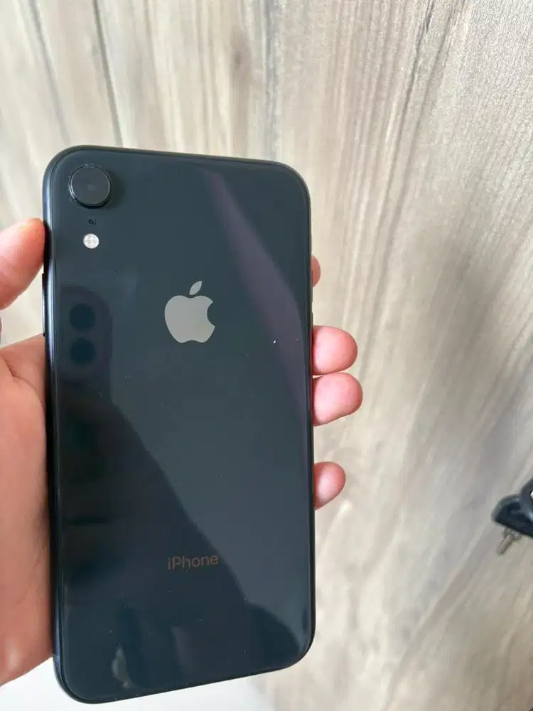 Iphone xr 128 gb hitam