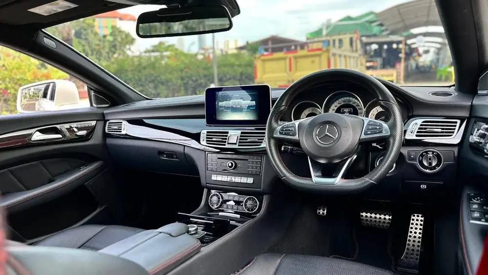 Mercedes Benz CLS400 AMG Dynamic NIK 2015 White On Black Full Spec