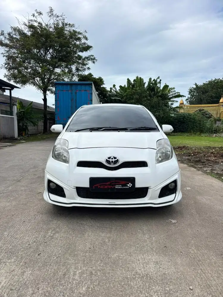 Toyota Yaris S TRD 1.5 2013 Automatic ( Putih Metalik )