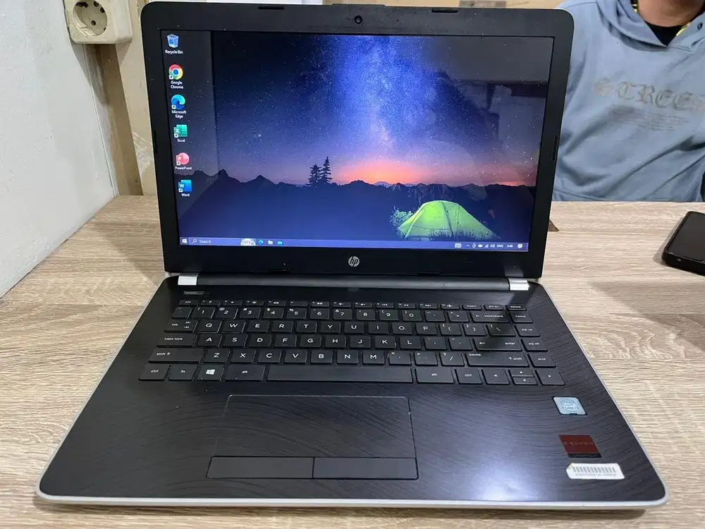 Laptop HP model 14-bs005TX