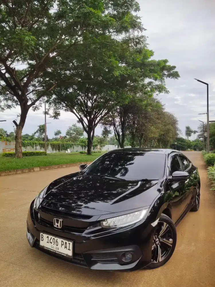 Termurah Honda civic turbo ES prestige 2018 pajak on mulus antik