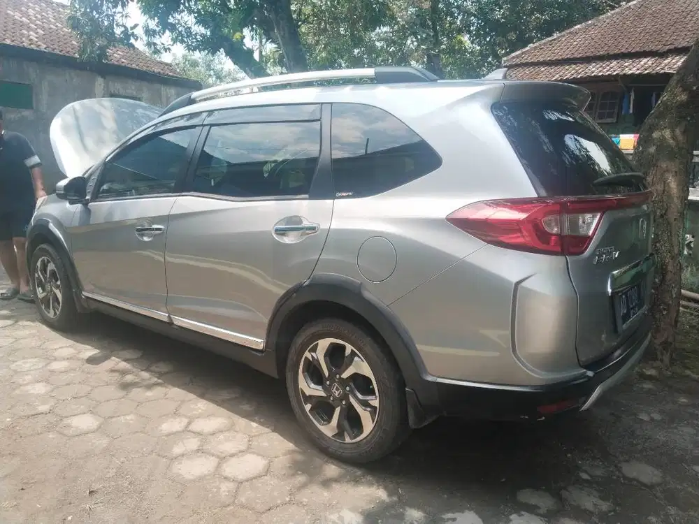 Mobil milik sendiri, terawat