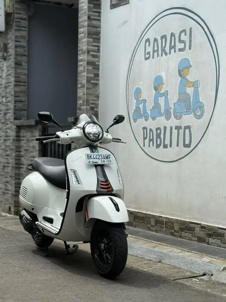 Vespa gts supersport white keyless 2024