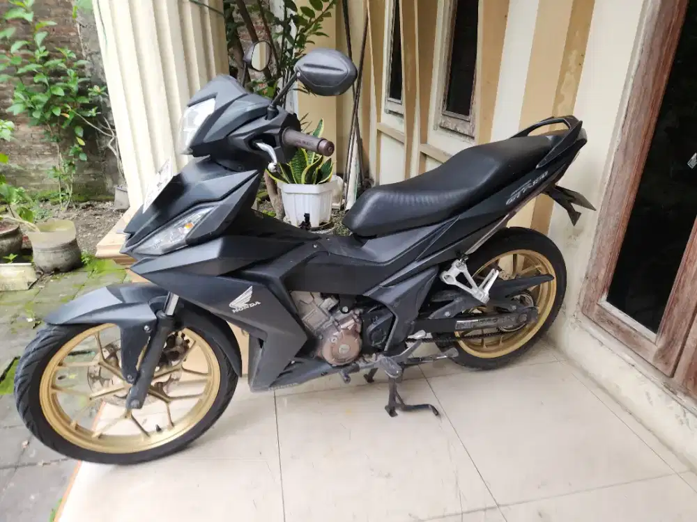 Supra gtr 150cc hitam 2018 gbm bisa tunai atau kredit