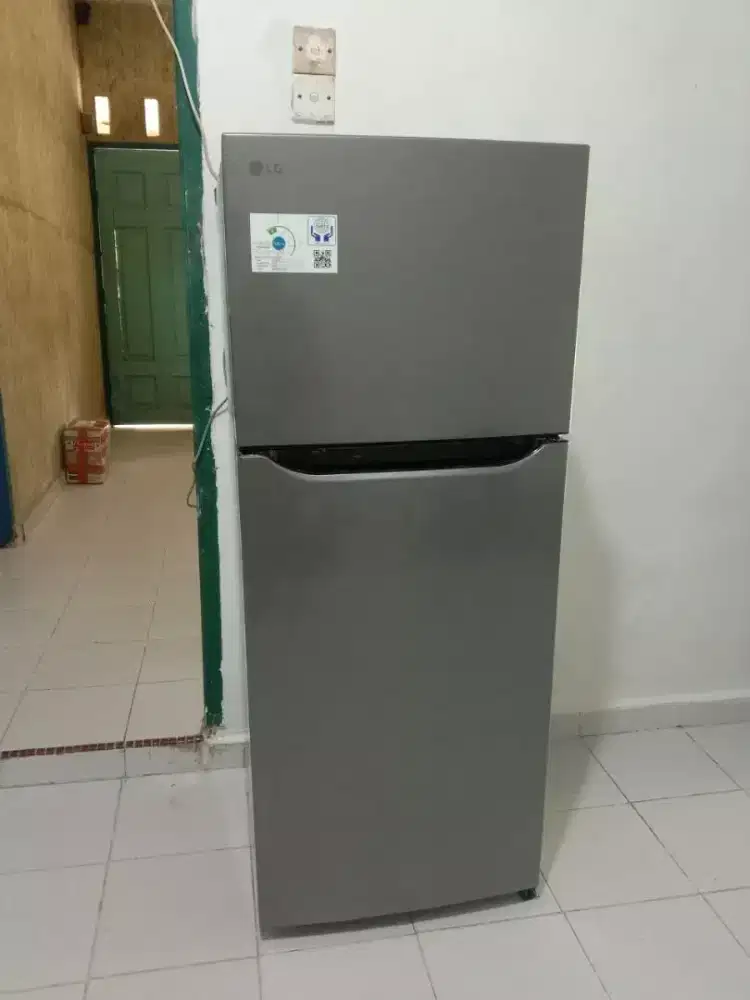 Kulkas LG 2 Pintu model GN-B202SQIR
