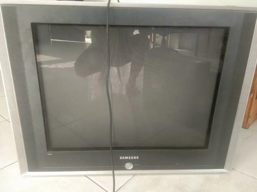 Di jual 2 unit tv tabung bekas