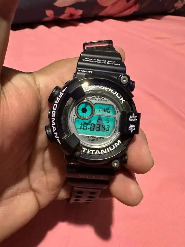 Gshock FROGMAN DW-8201WC black purple